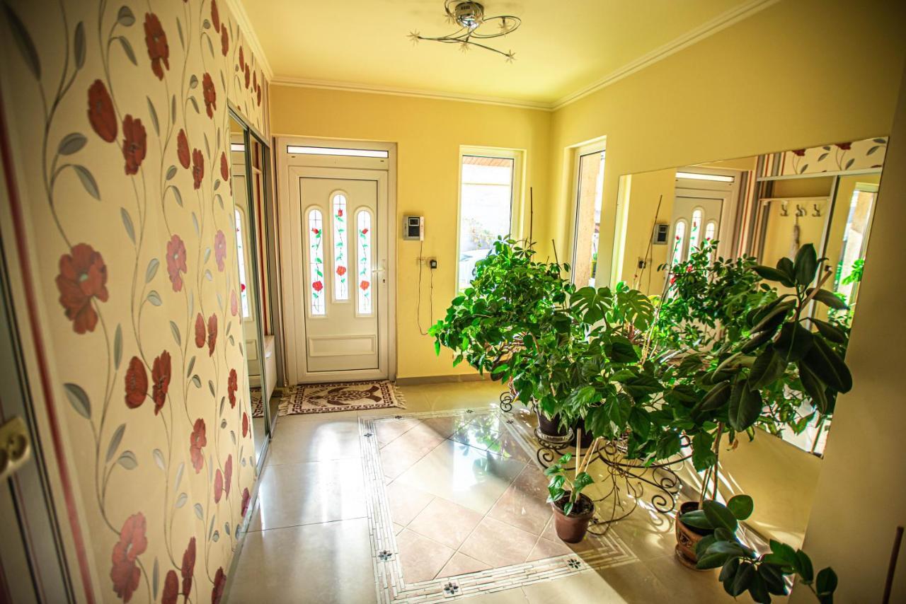 Lizak Apartment แบรฮอฟ ภายนอก รูปภาพ