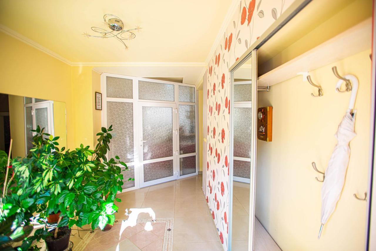 Lizak Apartment แบรฮอฟ ภายนอก รูปภาพ